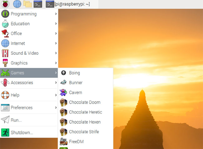 Bạn cũng có thể khởi chạy Chocolate Doom từ Menu > Games trên màn hình Raspberry Pi OS