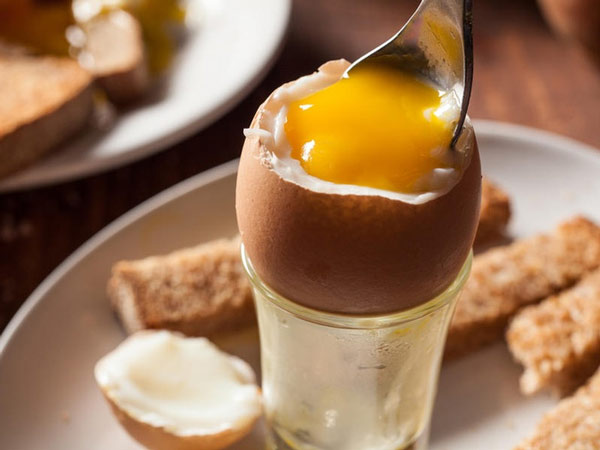 Cách luộc trứng chín hoàn hảo không phải ai cũng biết Trung-luoc-1