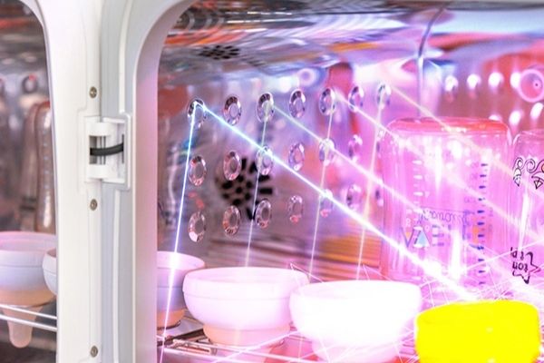 Tia UV diệt khuẩn được cả bình sữa cho trẻ em