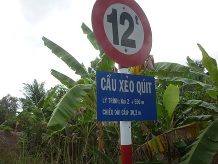 Cầu Xẻo Quít ở xã Mỹ Long, huyện Cao Lãnh, tỉnh Đồng Tháp.