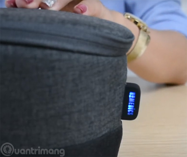 Đèn nhấp nháy xanh dương là đang khử khuẩn