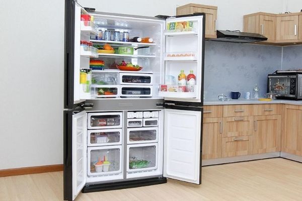 Tủ lạnh 4 cánh Sharp là một trong những chiếc tủ lạnh 4 cánh giá rẻ "hot" nhất hiện nay