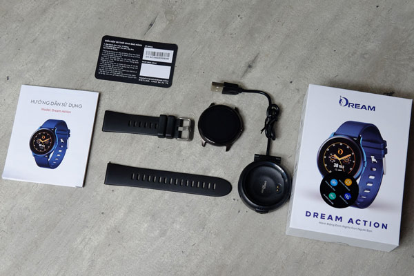 Trên vỏ hộp đựng, toàn bộ thông tin và sách hướng dẫn sử dụng đều bằng tiếng Việt, trừ tên gọi