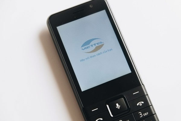 Logo Viettel cũng sẽ xuất hiện mỗi khi máy khởi động và tắt