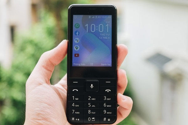 BKAV C85 có thiết kế dạng thanh truyền thống
