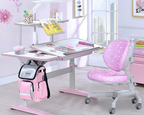Bàn giúp bé ngồi học thoải mái