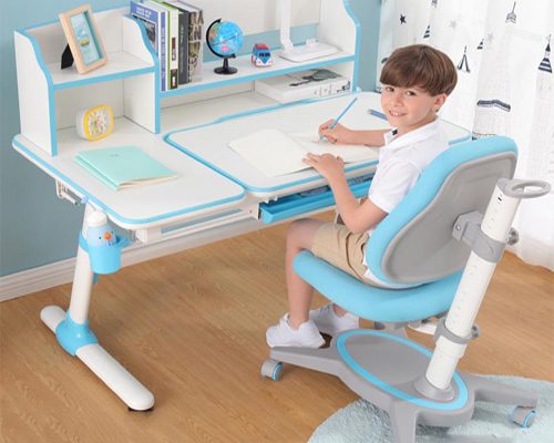 Một chiếc bàn học thông minh luôn được các bậc phụ huynh ưa chuộng