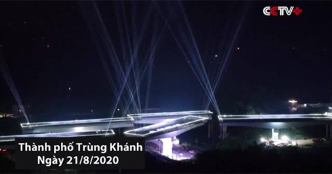 Trung Quốc xoay cùng lúc 5 đoạn cầu nặng 21.500 tấn