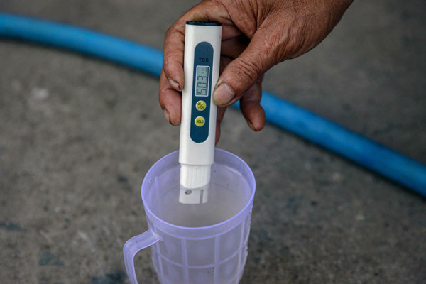 Sử dụng máy đo độ mặn để phục vụ cho hoạt động trồng trọt, chăn nuôi