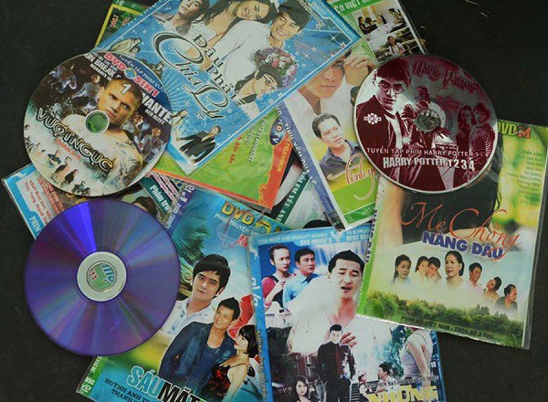 Bộ sưu tập đĩa CD, DVD phim, nhạc