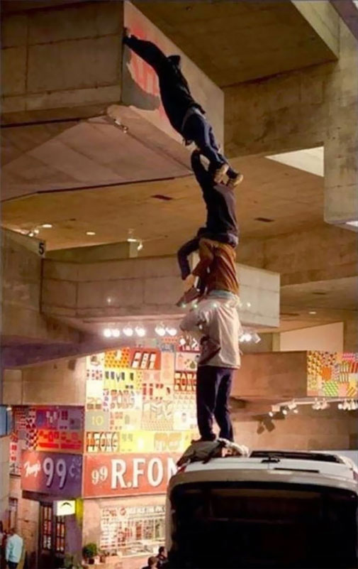 Làm nghệ thuật đường phố nhiều nguy hiểm đó