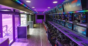 Cận cảnh Cooler Master MasterRide, quán net lưu động siêu khủng, cho chơi miễn phí 1 năm