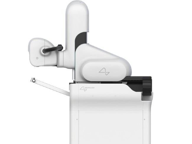 Cuối cùng, chân đế đảm nhận việc cung cấp năng lượng xử lý cho toàn bộ robot, đồng thời hỗ trợ khả năng thông gió