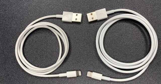 Cáp O.MG (bên trái) và cáp Lightning (bên phải) thông thường, gần như không có sự khác biệt. Ảnh: MG.