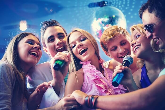 Nên mua loa kẹo kéo hát karaoke loại nào hay?