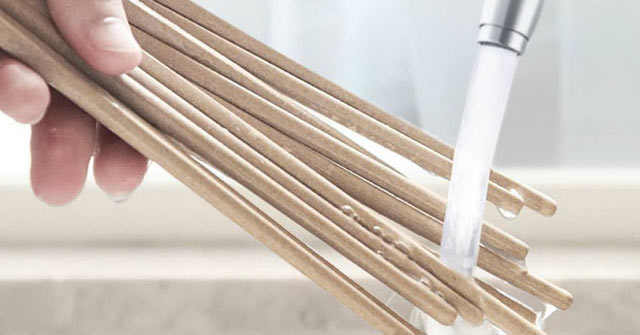 Sai lầm khi rửa đũa