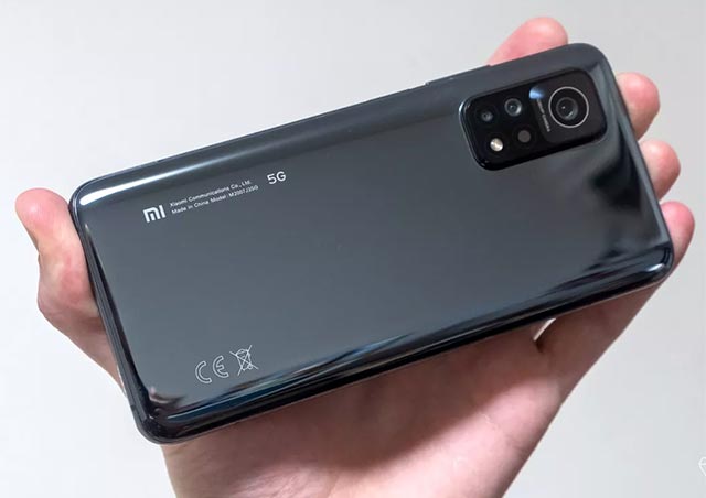 Cụm camera với thiết kế khá độc đáo của thiết bị