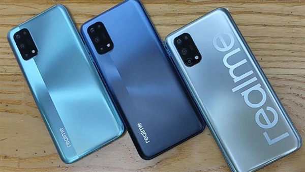 Mặt lưng của Realme 7 Pro