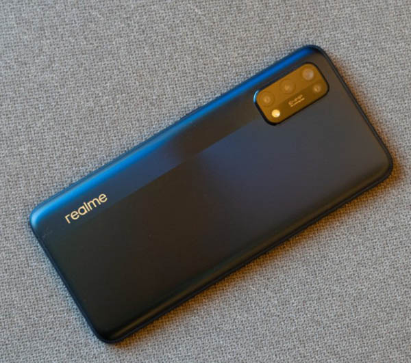 Realme 7 Pro có cụm 4 camera