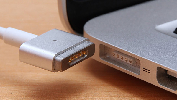 The former MagSafe of the MacBook 