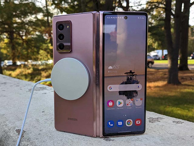 Galaxy Z Fold 2 có thể hoạt động với MagSafe