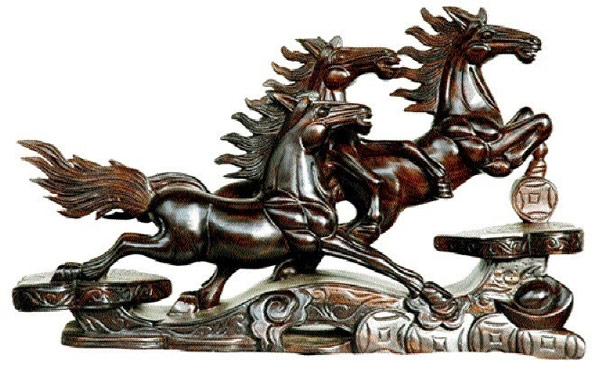 Linh vật phong thủy hình con ngựa 