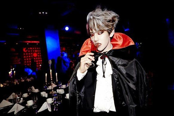 Hóa trang Halloween thành ma cà rồng