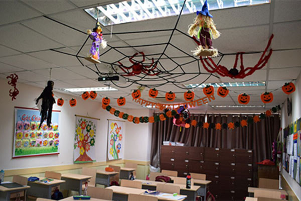 Gợi ý trang trí Halloween cho lớp học ấn tượng - QuanTriMang.com