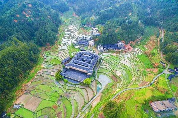 Một khu nhà cổ với hơn trăm năm lịch sử nặng 10.000 tấn