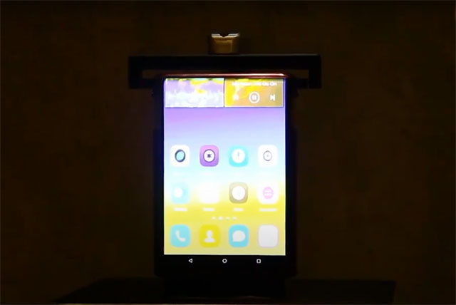 Smartphone với màn hình cuộn của TCL