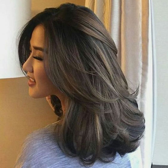 Tóc uốn đẹp dài ngang lưng 1