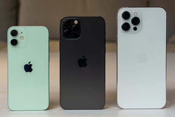Trái qua phải: iPhone 12 mini, iPhone 12 Pro, iPhone 12 Pro Max