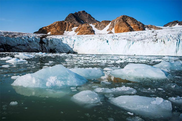 Các sông băng lớn của Greenland đang tan chảy nhanh hơn dự kiến