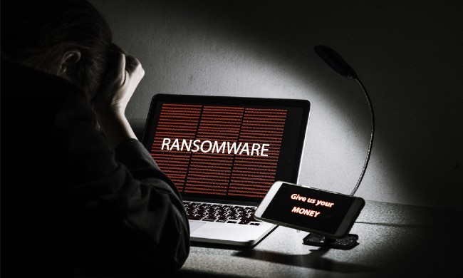 Hacker chạy quảng cáo Facebook, thuê tổng đài gọi điện giục nạn nhân trả tiền chuộc dữ liệu
