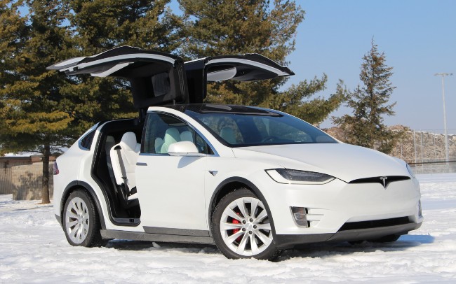 Dùng code Python và Raspberry Pi hack thành công xe Tesla Model X chỉ trong vài phút