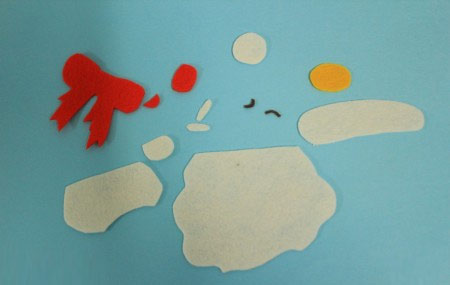 Cắt vải nỉ theo các hình đã vẽ ở trên