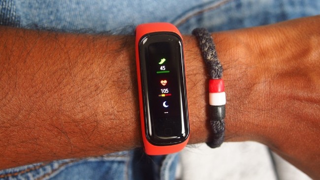 Vòng tay thể dục Samsung Galaxy Fit2 giá 1,1 triệu đồng