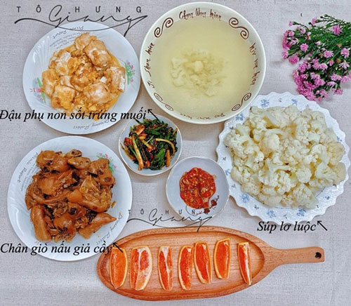 Chân giò nấu giả cầy, đậu phụ non sốt trứng muối và súp lơ luộc, những món ăn ngon và đơn giản cho ngày lạnh. Ảnh: Tô Hưng Giang.