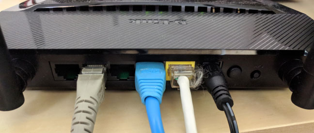 Các cổng trên D-Link DIR-822 AC1200