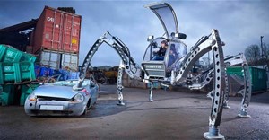 Cận cảnh robot nhện lớn nhất thế giới