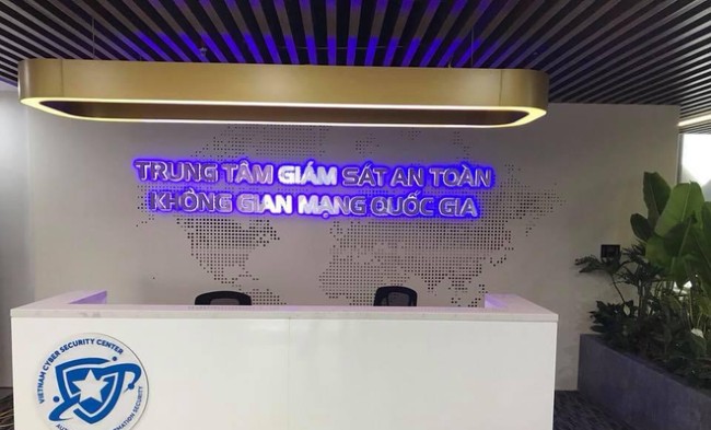 hieupc vừa được nhận vào làm tại Trung tâm giám sát An toàn không gian mạng Quốc gia
