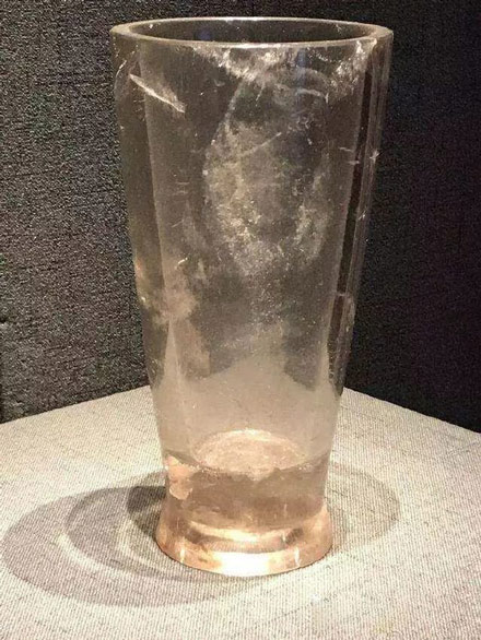 Cốc pha lê thời Chiến Quốc tại Bảo tàng Hàng Châu