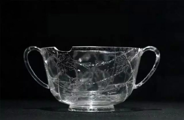 Cốc pha lê của Bảo tàng Quốc gia Afghanistan