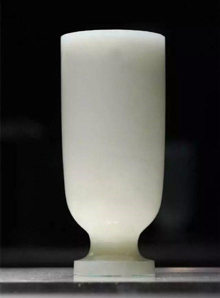 Cốc bạch ngọc tại Bảo tàng Lạc Dương