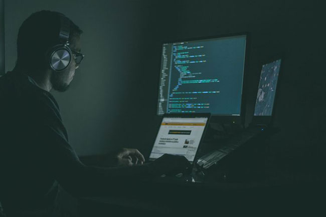 Hacker mũ trắng sử dụng pen test để tìm ra các lỗi và lỗ hổng