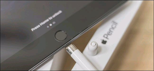 The familiar Lighting port charging style