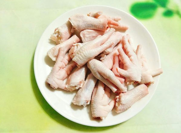 Sơ chế chân gà