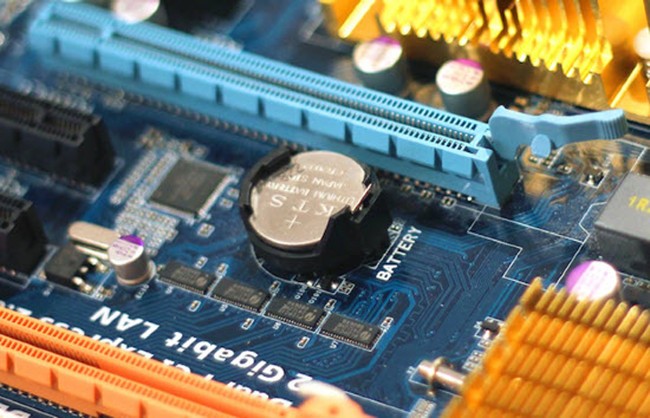Pin CMOS gắn trên bo mạch chủ
