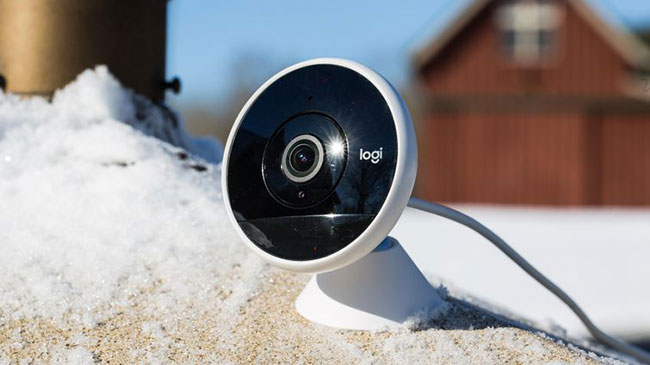 Indoor-outdoor Logitech Circle 2