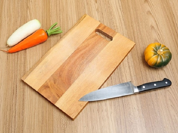 Wooden cutting board